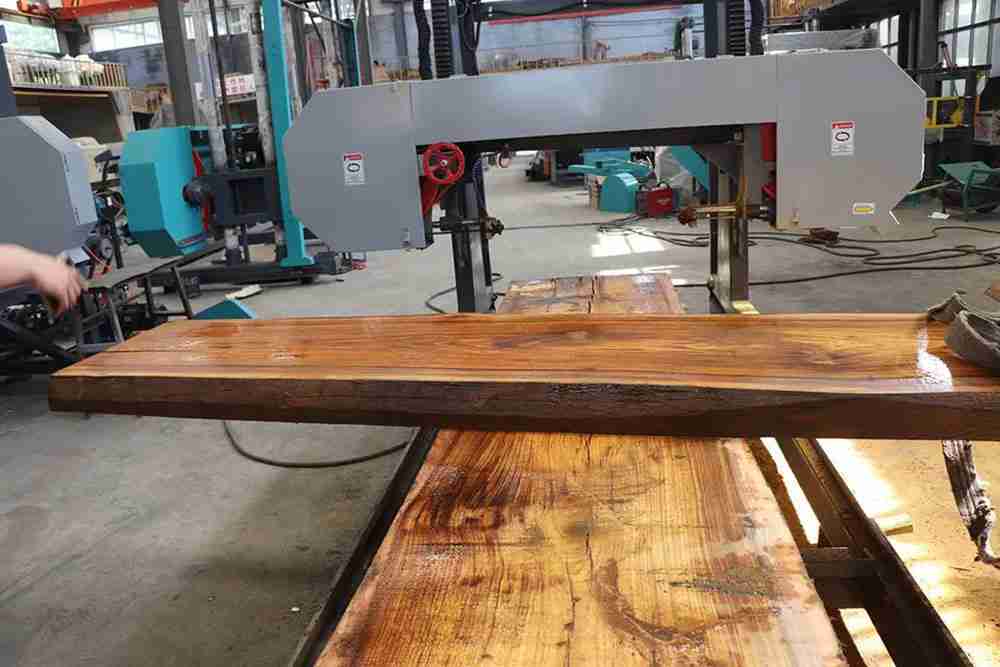 Horizontal Band Saw 026